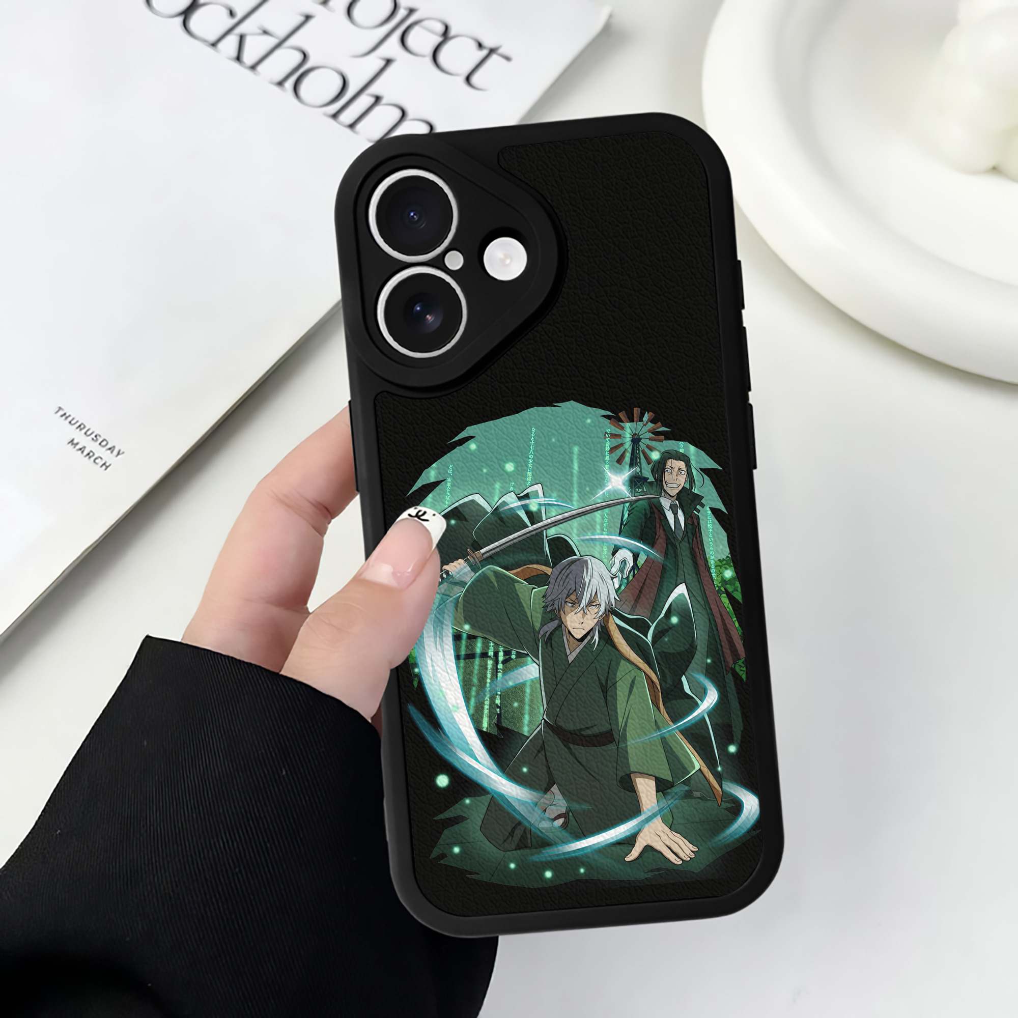 （画像用） 文豪ストレイドッグス Bungo Stray Dogs 【iPhone 16シリーズ対応】シリコンスマホケース（レザー調） 材質：シリコン